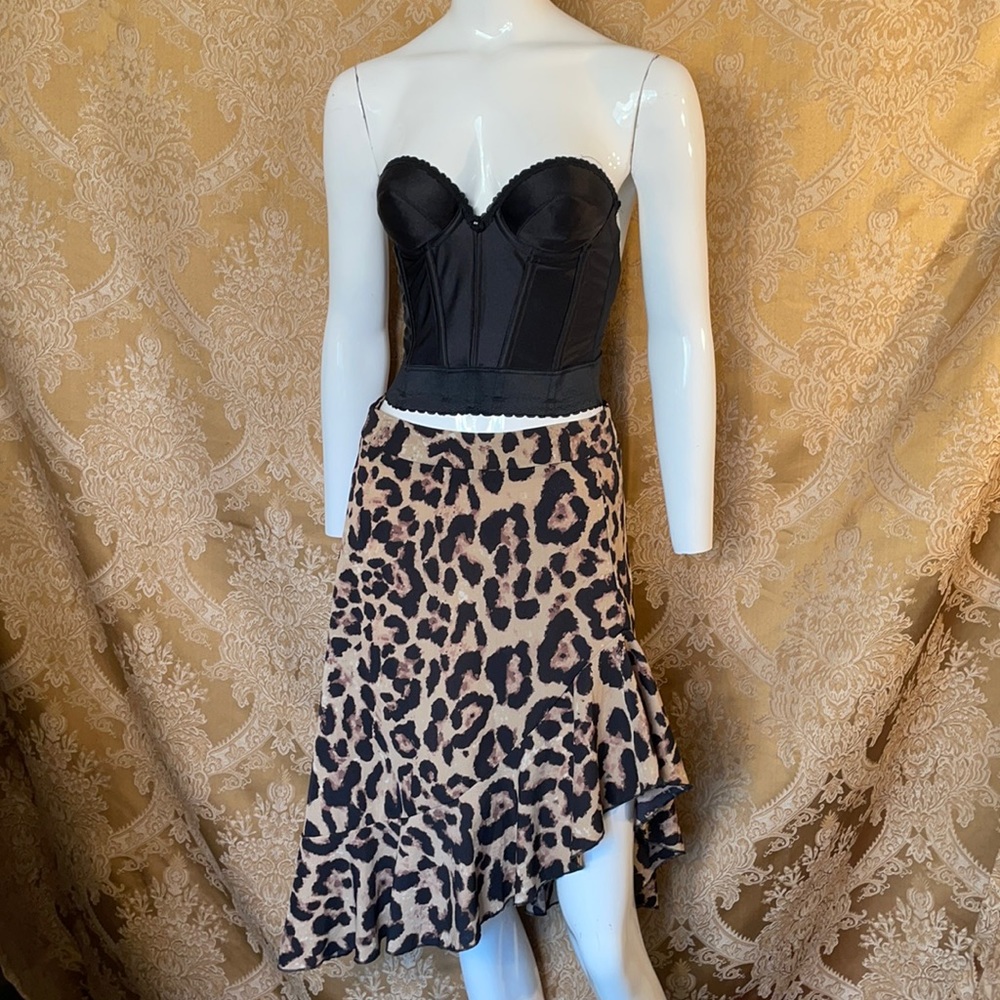 Leopard print asymmetrical skirt